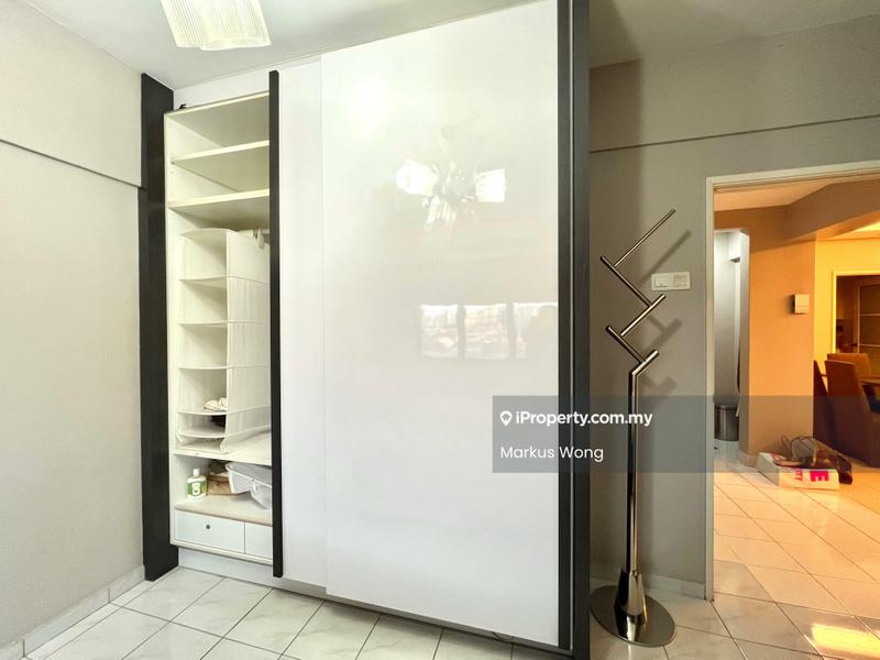 Apartment for Rent in Anjung Hijau (Greenfields) by Markus Wong - Walk-in Wardrobe - iProperty.com.my