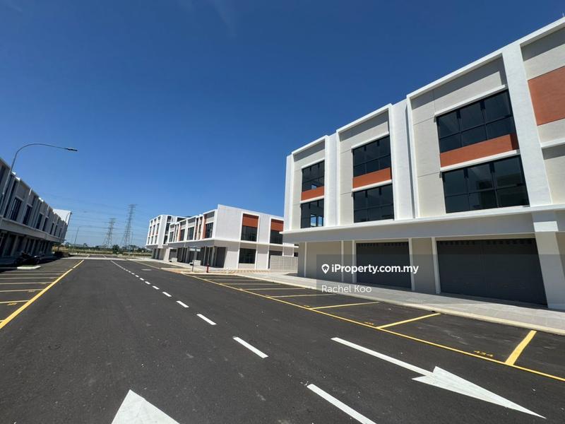 For Rent - Uptown Square 2