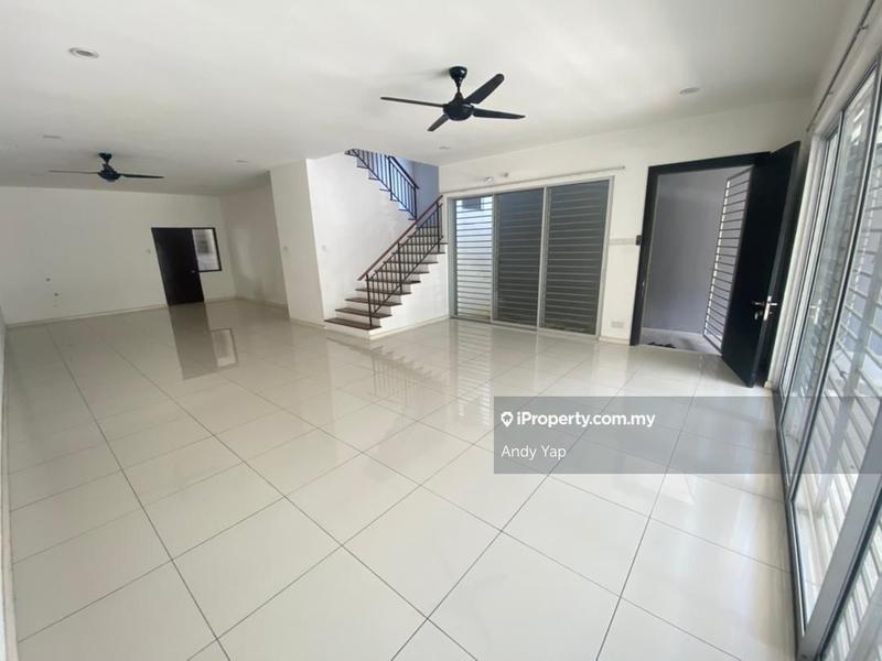 Rumah Teres 3-Tingkat untuk Dijual di Bandar Country Homes, Rawang oleh Andy Yap - iProperty.com.my