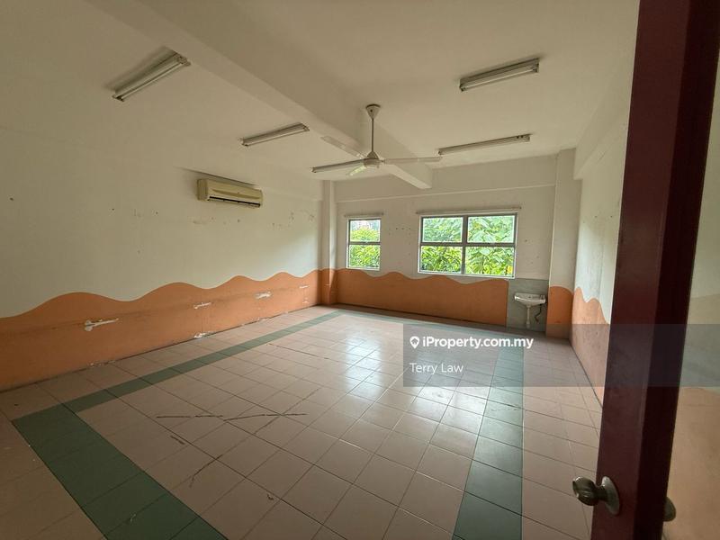 Bungalow House for Sale in Taman Ampang Utama, Ampang by Terry Law - iProperty.com.my