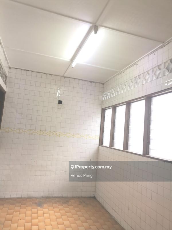 1-storey Terraced House for Sale in Happy Garden, Kuchai Lama by Venus Pang - iProperty.com.my