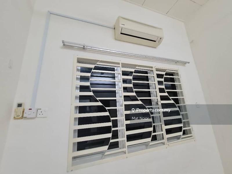 Rumah Berangkai 1 Tingkat untuk Dijual di Seksyen 30, Shah Alam oleh Mat Noor - iProperty.com.my