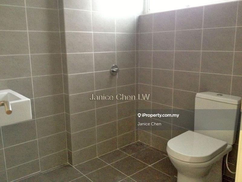 Rumah Berkembar untuk Dijual di Palmiera @ Kinrara Residence, Taman Damai Utama, Puchong oleh Janice Chen - iProperty.com.my