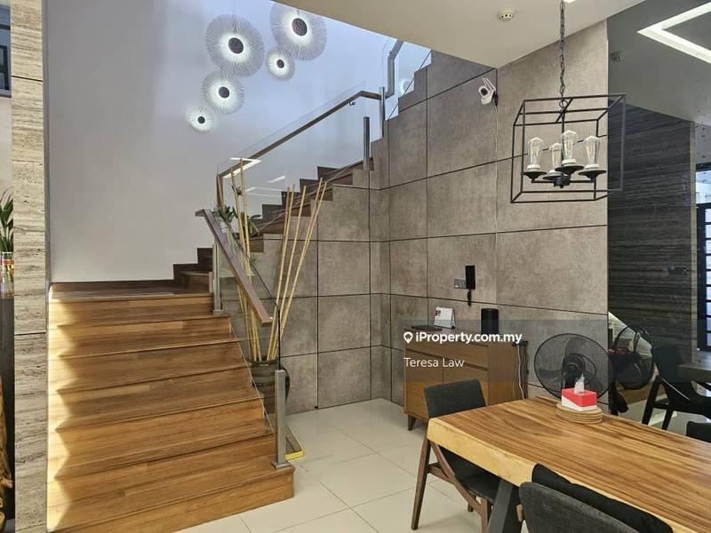 Rumah Berkembar untuk Dijual di Taman Equine, Seri Kembangan oleh Teresa Law - iProperty.com.my