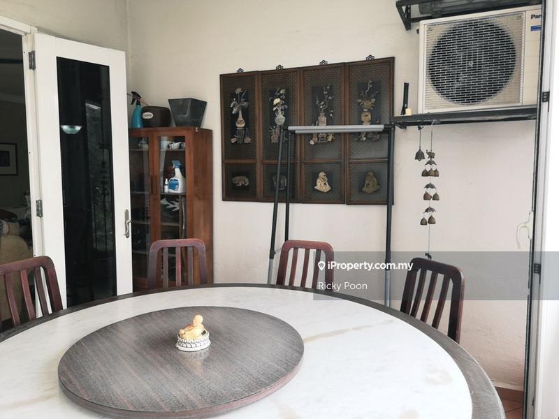 Kondominium untuk Dijual di Pantai HillPark 1 oleh Ricky Poon - Pantai Hillpark 1 Balcony with view - iProperty.com.my