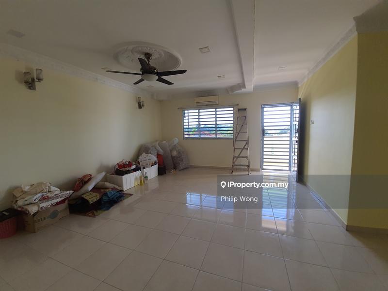 Rumah Berangkai 2 Tingkat untuk Dijual di Taman Equine, Seri Kembangan oleh Philip Wong - iProperty.com.my
