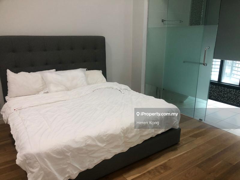 Kediaman Servis untuk Dijual di Vogue Suites One oleh Heren Kong - iProperty.com.my
