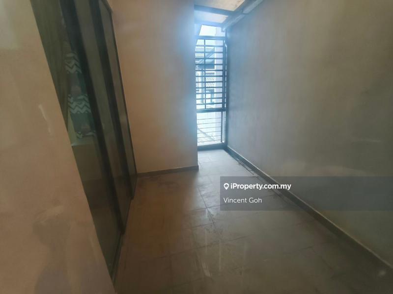 Rumah Berangkai 3 Tingkat untuk Dijual di Perdana Residence 2, Batu Caves oleh Vincent Goh - iProperty.com.my