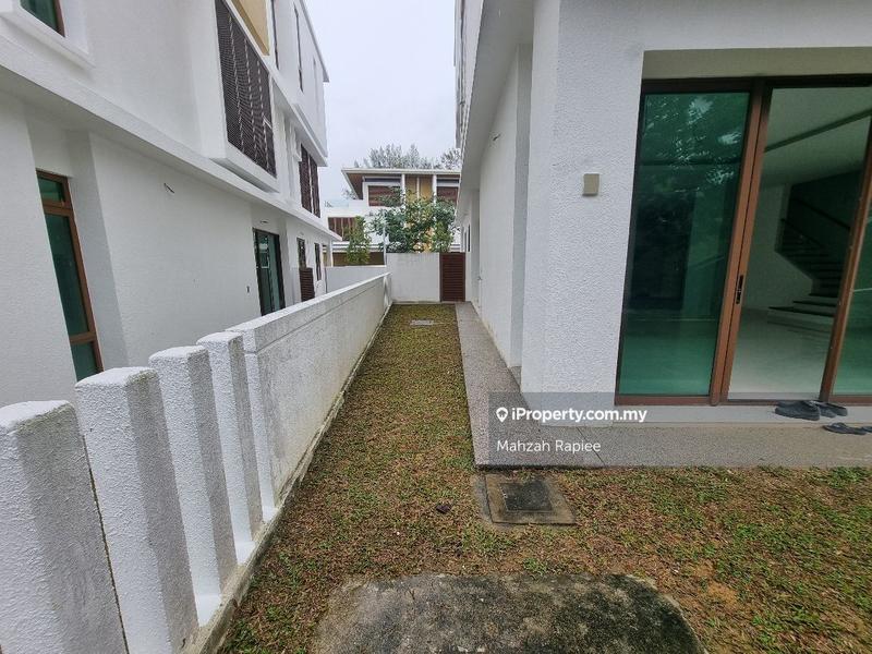 Rumah Berkembar untuk Dijual di Presint 8, Ayer 8 Putrajaya, Putrajaya oleh Mahzah Rapiee - iProperty.com.my
