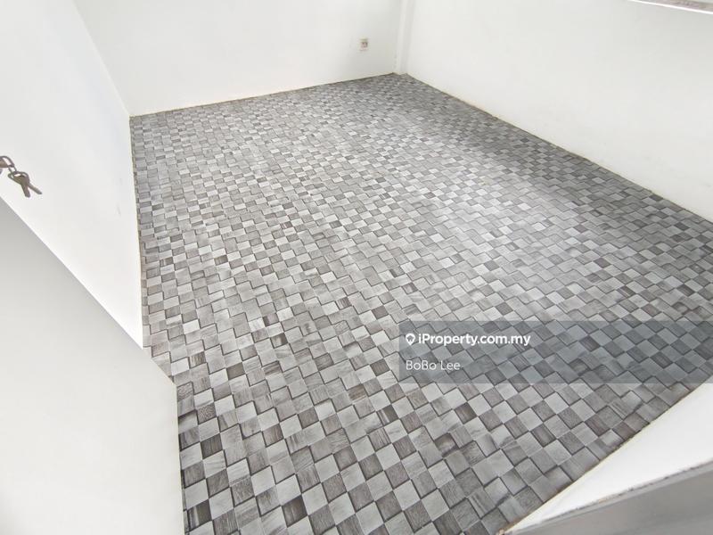 Rumah Pangsa untuk Dijual di Kuchai Entrepreneurs Park oleh BoBo Lee - iProperty.com.my