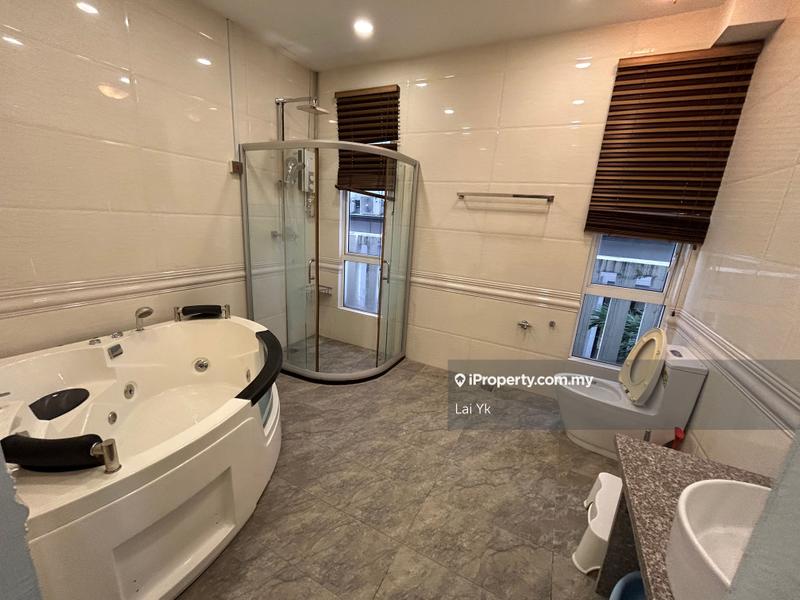 Bungalow House for Sale in Subang Heights, Subang Jaya by Lai Yk - iProperty.com.my
