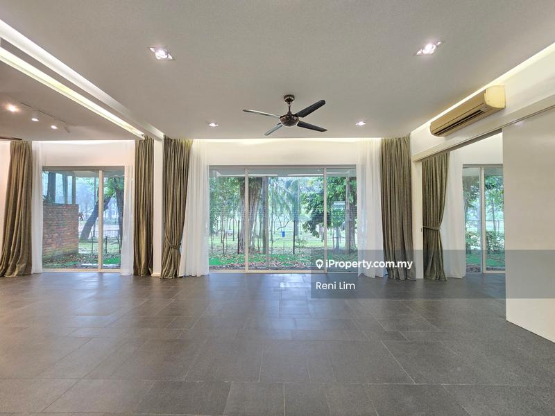 Rumah Berkembar untuk Dijual di Seri Pilmoor, Bayu Timur, Ara damansara, Ara Damansara oleh Reni Lim - Living Room - iProperty.com.my