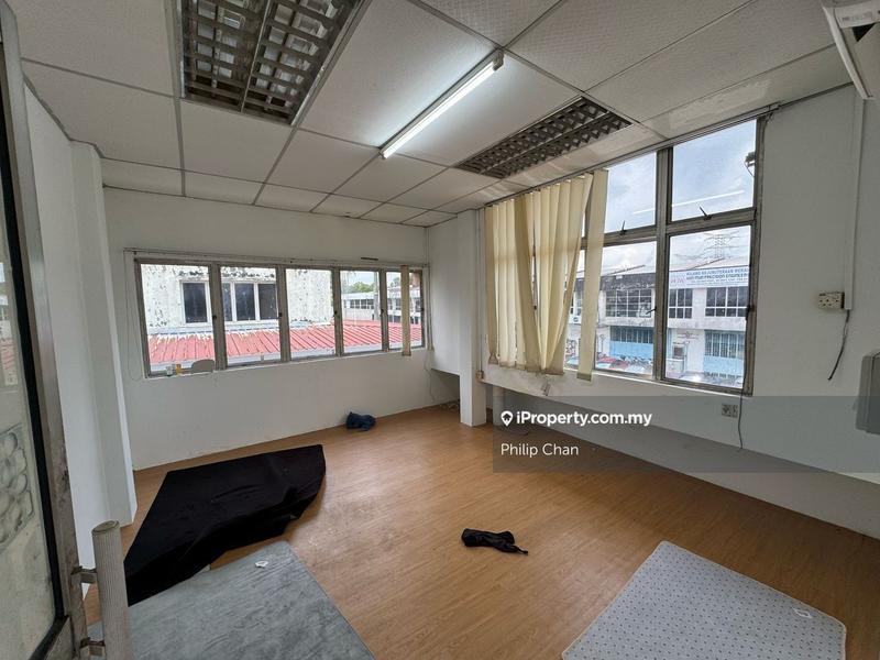 Semi-D Kilang untuk Dijual di Taman Sri Serdang, Seri Kembangan oleh Philip Chan - iProperty.com.my