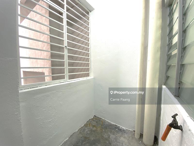 Condominium for Rent in Nusa Mewah Villa Condominium by Carrie Paang - yard - iProperty.com.my