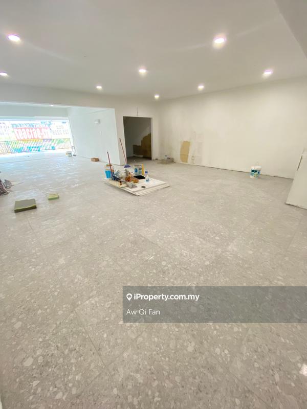 For Rent - Same Row With Brew House , Bandar Puteri Puchong , Prime Location , Amble Parking