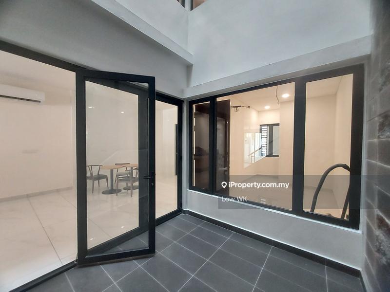 Rumah Berangkai 3 Tingkat untuk Dijual di Happy Garden, Kuchai Lama oleh Low WK - iProperty.com.my