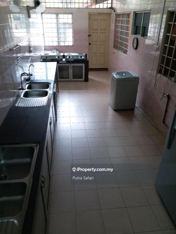 Rumah Berkembar untuk Dijual di Seksyen 9, Shah Alam oleh Putra Safari - iProperty.com.my