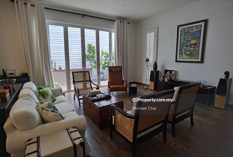 Bungalow House untuk Dijual di Jalan Villa 2/1, Lake Front Villa, Cyberjaya oleh Michael Chai - iProperty.com.my