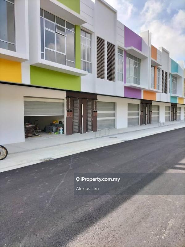 For Rent - Pulai Hijauann - 2 Storey Shoplot (GF)