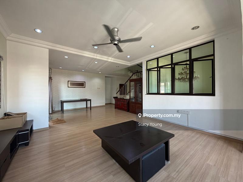 Rumah Berkembar untuk Dijual di Bandar Sungai Long, Selangor oleh Stacy Young - iProperty.com.my