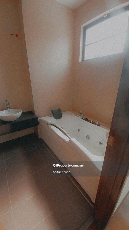 Rumah Berkembar untuk Dijual di uwrad, Shah Alam oleh Saiful Azuan - iProperty.com.my