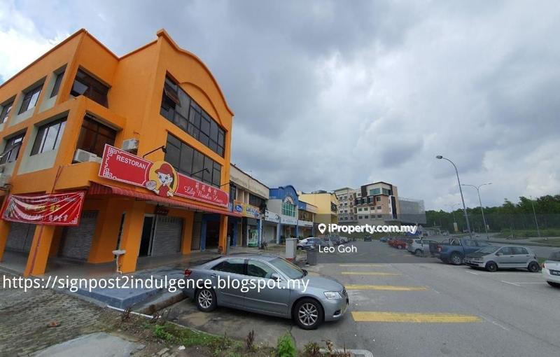 For Sale - Seremban 2 Lake view Square 26x80 facing mainroad Hightraffic freehold