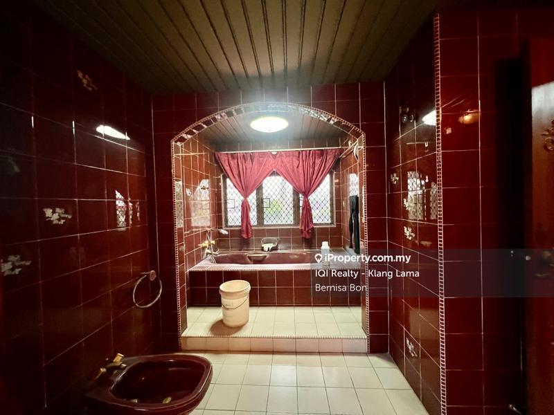 Bungalow House for Sale in Taman Paramount, Petaling Jaya by Bernisa Bon - iProperty.com.my