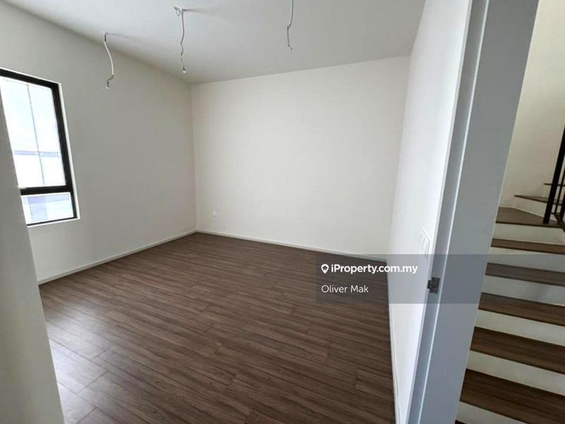 Rumah Teres 3-Tingkat untuk Dijual di Jia Residences, Seri Kembangan oleh Oliver Mak - iProperty.com.my