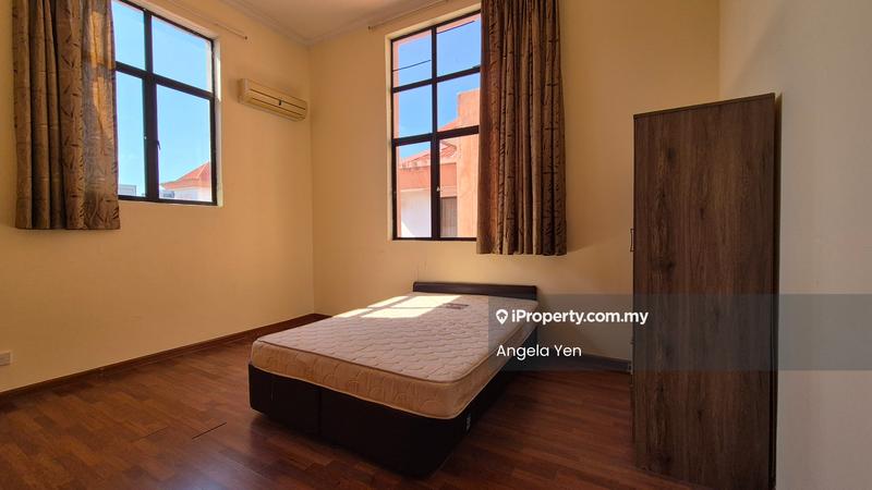 Condominium for Sale in Marina Court Resort Condominium by Angela Yen - Bedroom - iProperty.com.my