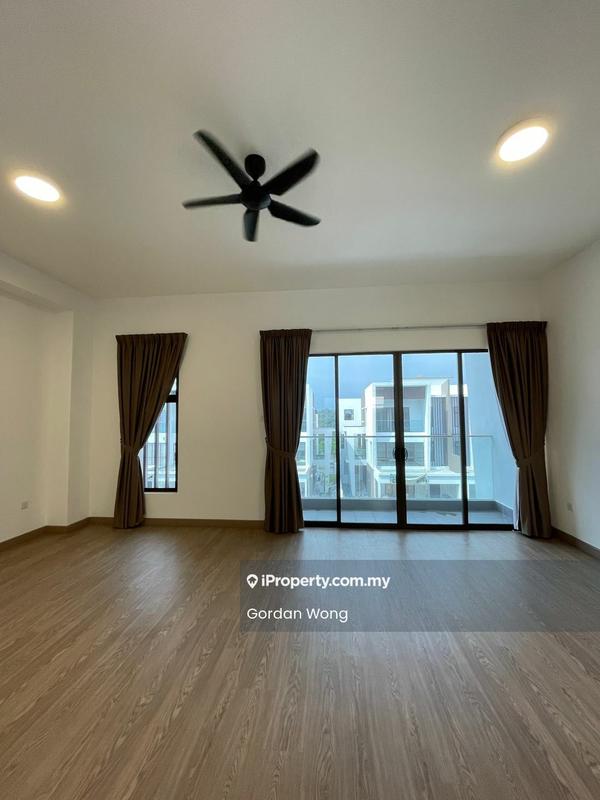 Rumah Berangkai 2.5 Tingkat untuk Dijual di Abadi Heights, Puchong oleh Gordan Wong - Living Room - iProperty.com.my