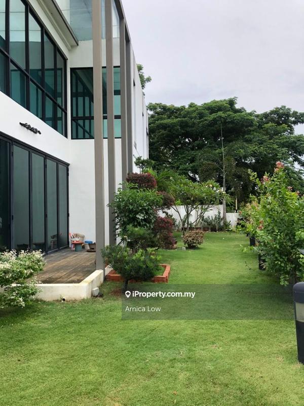 3-storey Terraced House for Sale in 16 Sierra, Puchong by Arnica Low - iProperty.com.my