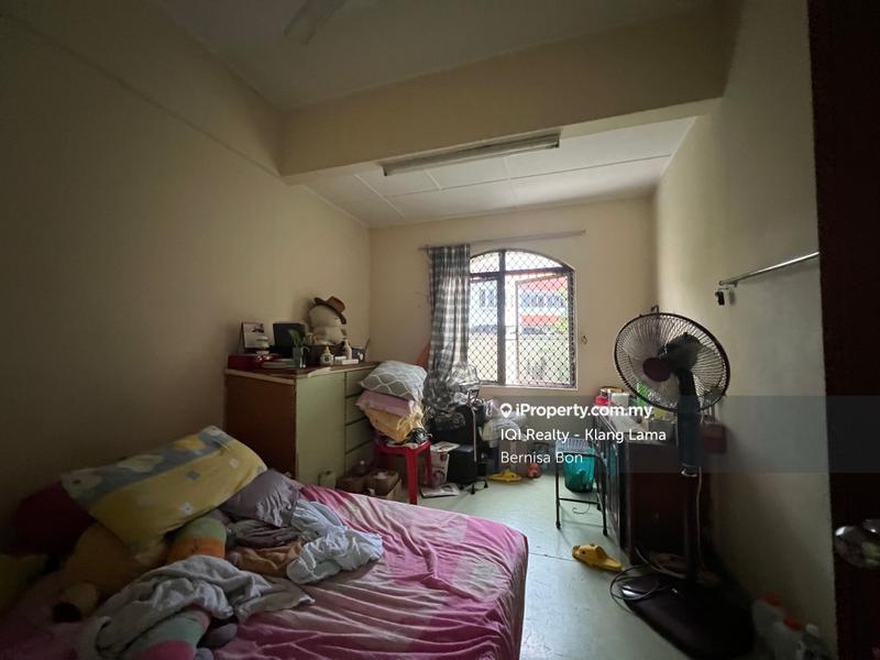 Bungalow House for Sale in Taman Paramount, Petaling Jaya by Bernisa Bon - iProperty.com.my