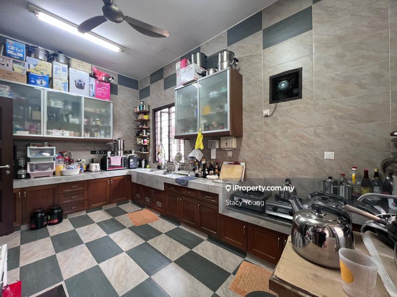 Bungalow House for Sale in Bukit Gita Bayu, Seri Kembangan by Stacy Young - iProperty.com.my