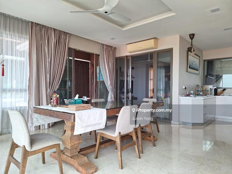 For Sale - Ara Hill Condominium