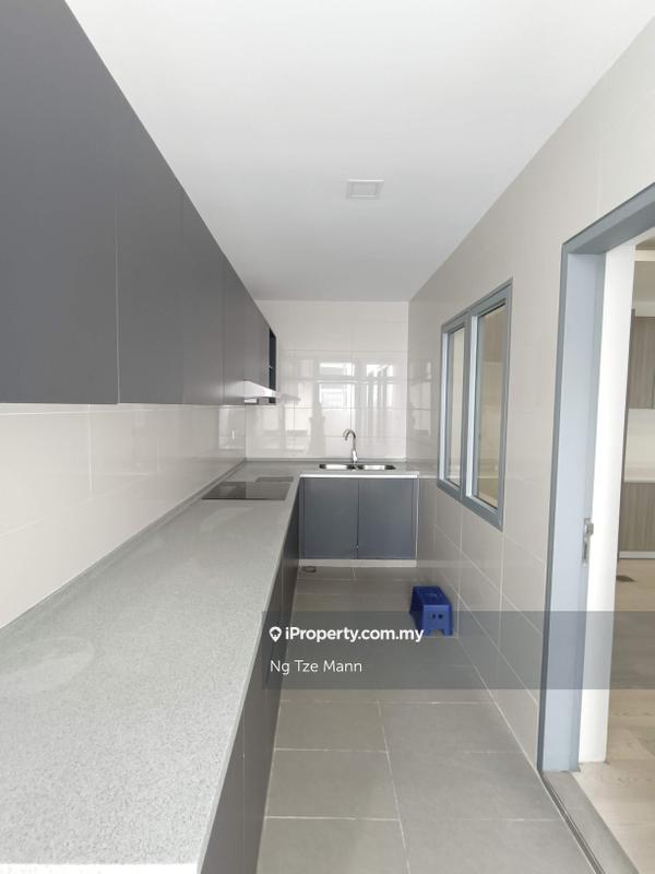 Condominium for Sale in Lakefront Residence by Ng Tze Mann - iProperty.com.my