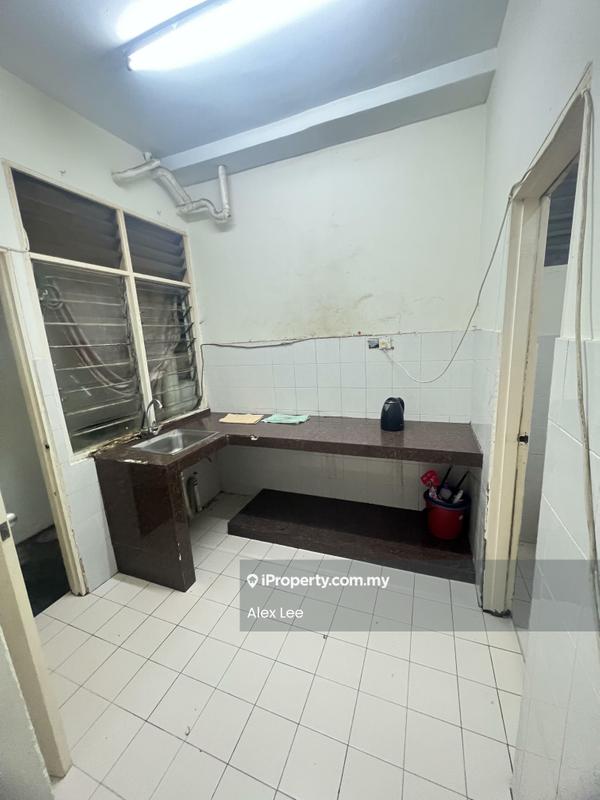 Apartment for Rent in Pangsapuri Lagoon Perdana by Alex Lee - Kitchen - iProperty.com.my