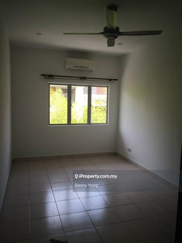 Townhouse for Sale in Kelana Jaya, Petaling Jaya by Kenny Yong - iProperty.com.my