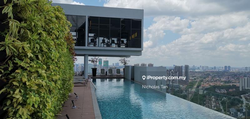 Service Residence for Sale in Millerz Square by Nicholas Tan - Sky pool and gym - iProperty.com.my
