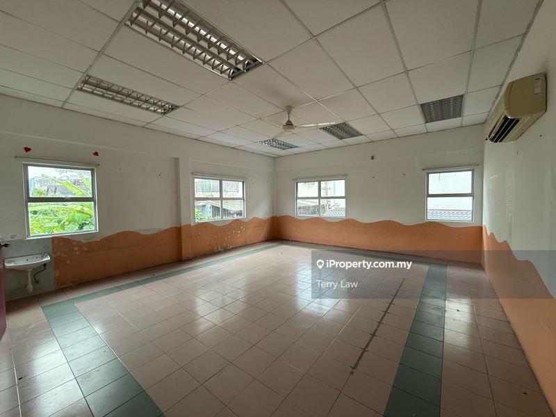 Bungalow House for Sale in Taman Ampang Utama, Ampang by Terry Law - iProperty.com.my