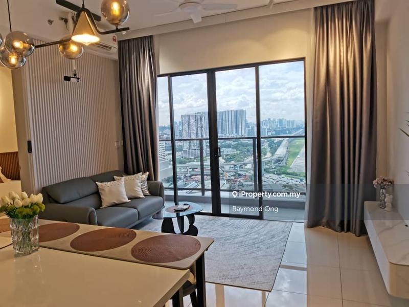 Service Residence untuk Disewa di Trion @ KL oleh Raymond Ong - Spacious living hall with LED projector - iProperty.com.my