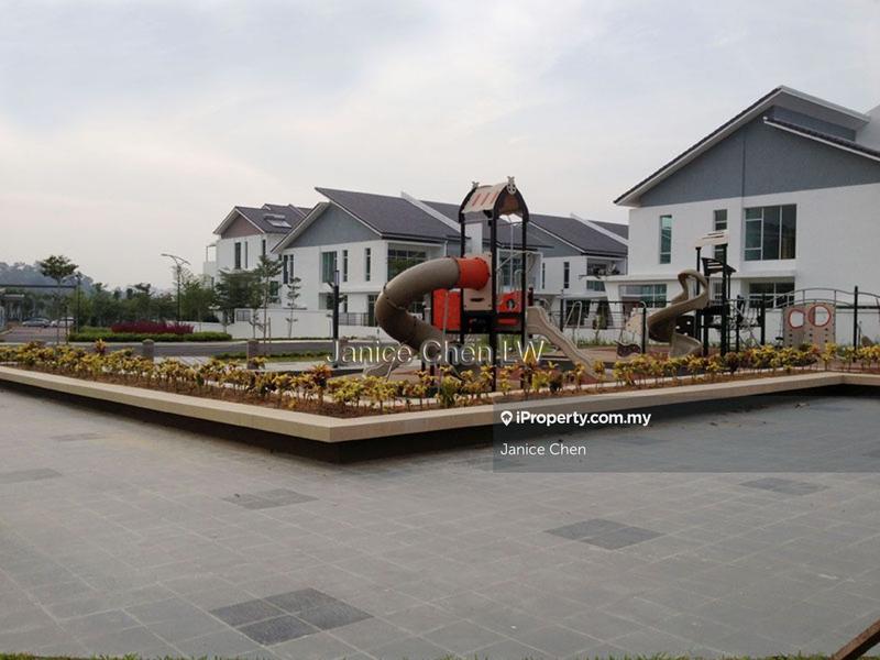 Rumah Berkembar untuk Dijual di Palmiera @ Kinrara Residence, Taman Damai Utama, Puchong oleh Janice Chen - iProperty.com.my