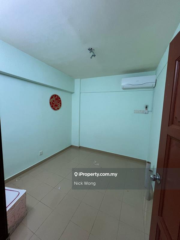 Flat for Sale in Pandan Ria (Block D) by Nick Wong - iProperty.com.my