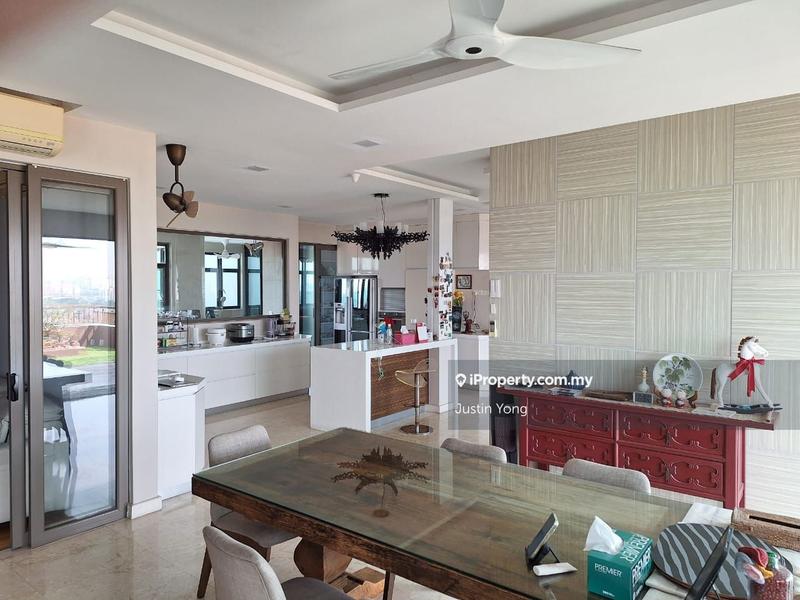 For Sale - Ara Hill Condominium