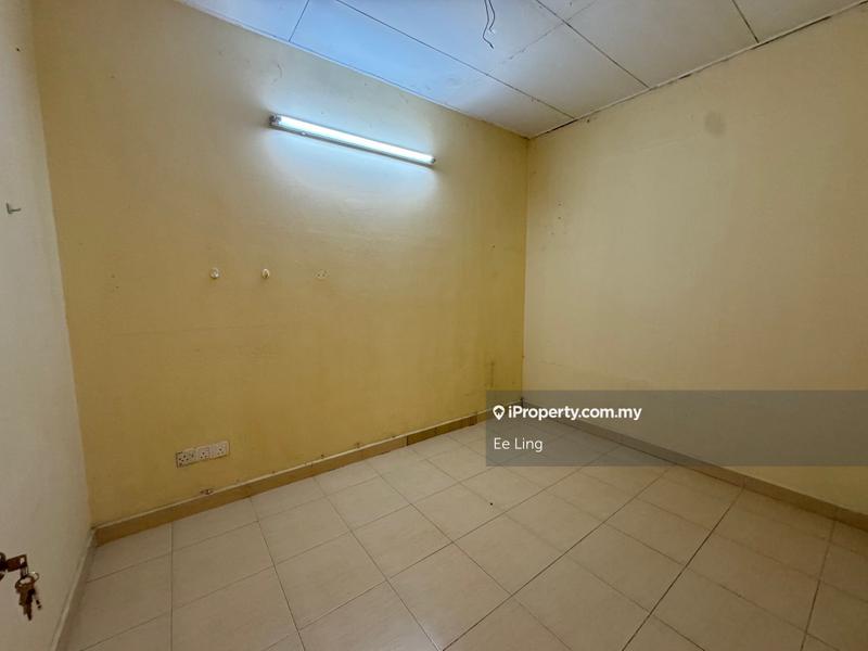 Rumah Berkembar untuk Dijual di Taman Kipark, Puchong oleh Ee Ling - iProperty.com.my