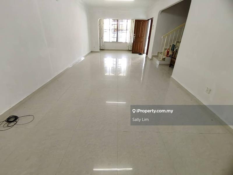 Rumah Teres 2-Tingkat untuk Dijual di Serdang, Seri Kembangan oleh Sally Lim - iProperty.com.my