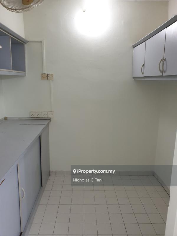 Condominium for Sale in The Pines by Nicholas C Tan - iProperty.com.my