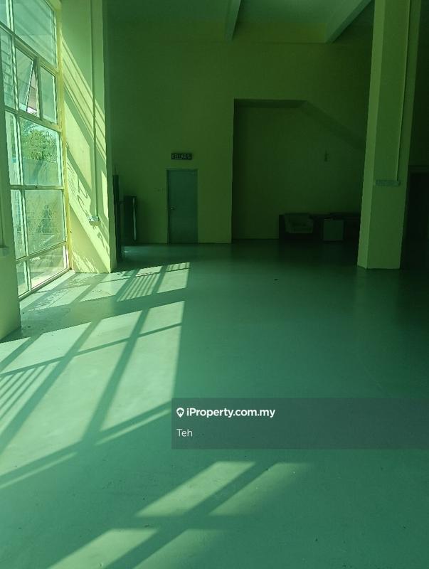 Semi-D Komersial untuk Dijual di Taman Subang Mas, Subang Jaya oleh Teh - iProperty.com.my
