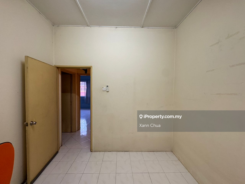 Rumah Teres 2-Tingkat untuk Dijual di Taman Pinggiran Putra, Seri Kembangan oleh Xann Chua - iProperty.com.my