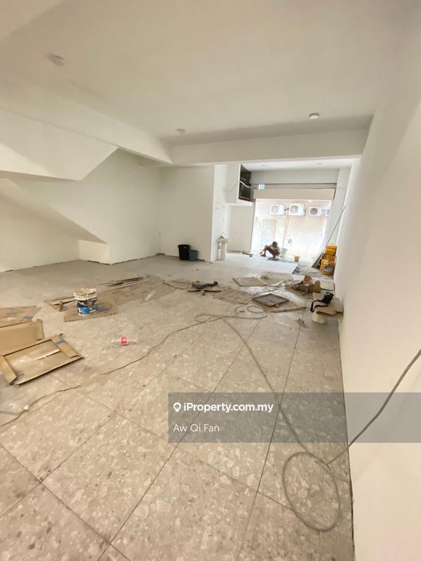 For Rent - Same Row With Brew House , Bandar Puteri Puchong , Prime Location , Amble Parking