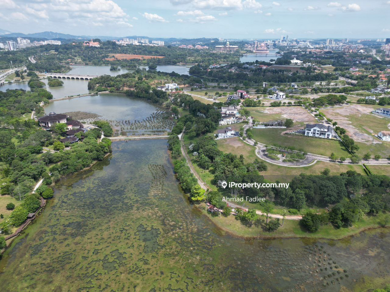 Banglo Tanah untuk Dijual di Presint 11, Presint 11 oleh Ahmad Fadlee - iProperty.com.my